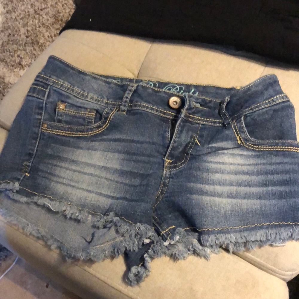 Shorts BRAND “Rebel By Right”